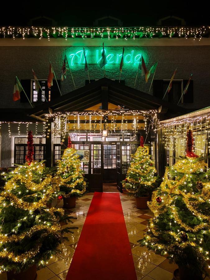 Hotel Al Verde Манделло-дель-Ларио Экстерьер фото