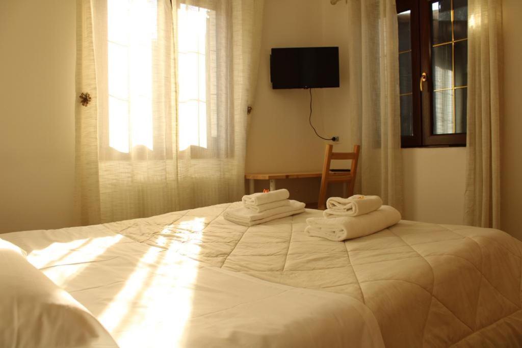 Hotel Al Verde Манделло-дель-Ларио Экстерьер фото